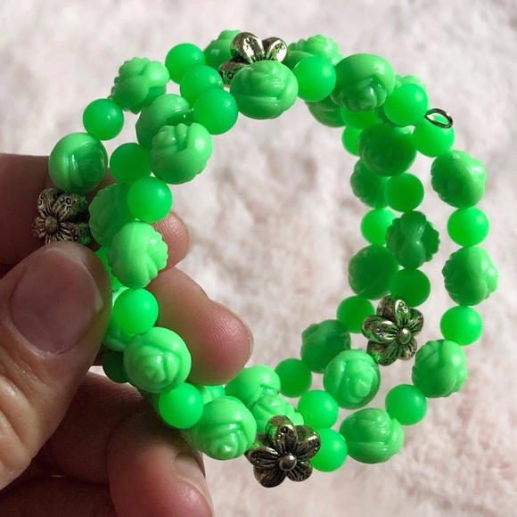 Handmade Green Rose Bracelet - Picture 1 of 5
